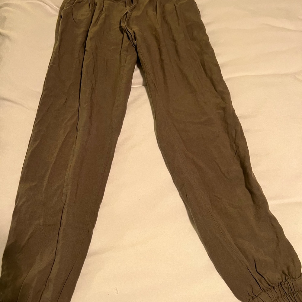 Aritzia olive green joggers
